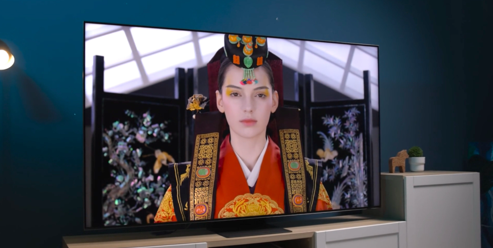 Samsung Neo QLED TV Infinity Screen bezel close-up, ultra-slim design minimizes visual distraction for enhanced immersion